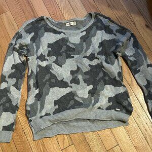 Hollister Lightweight Womens Gray Camo Print‎ Sweater Size Small